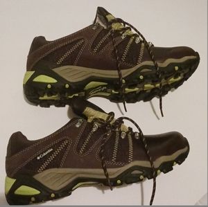 NWOT Columbia Hiking Boots